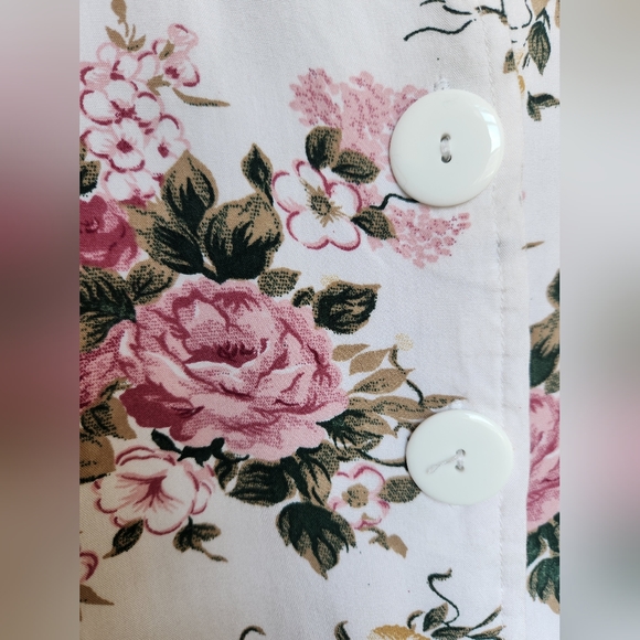 Vintage Floral Button Down Crop Top - Picture 8 of 8